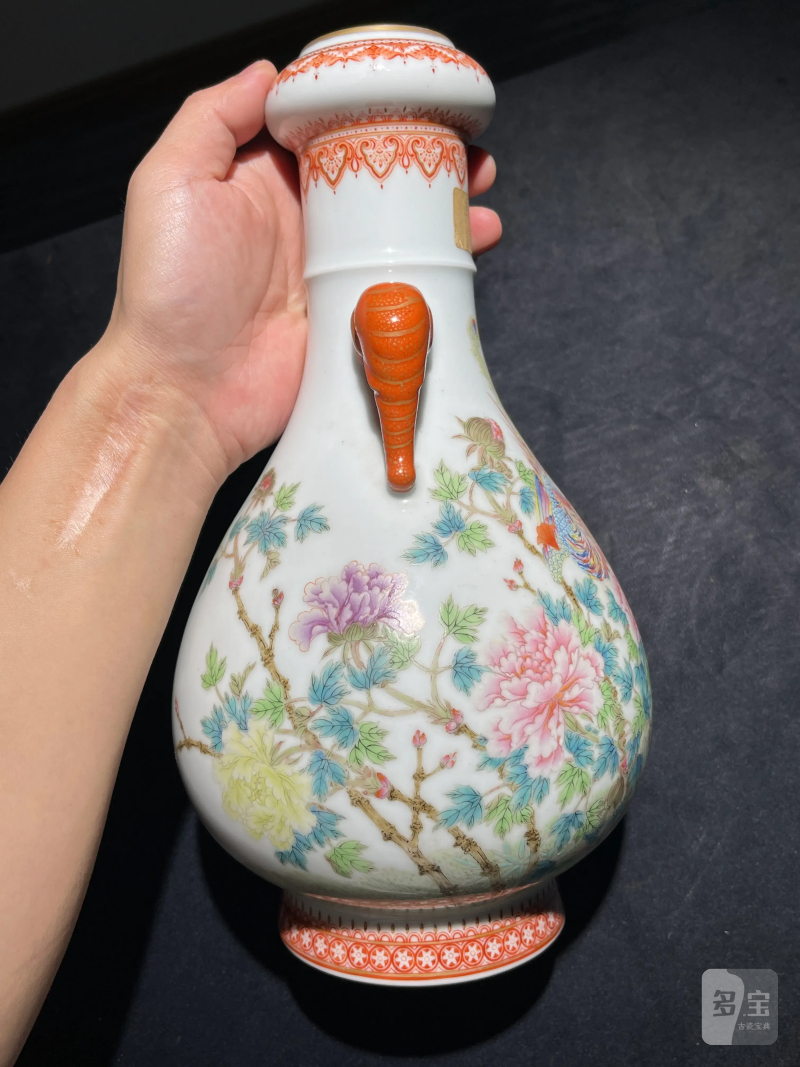 70年代 粉彩凤凰牡丹纹双耳蒜头瓶 - 图3